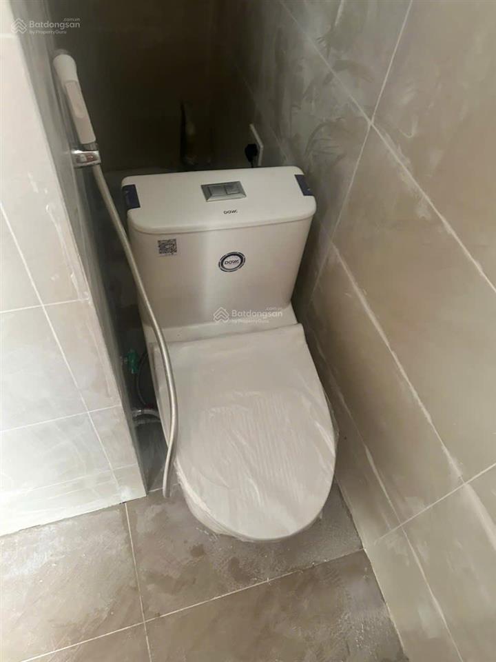 Cho thuê căn xẻ khe 98 m2 khu cọ xanh , hoàn thiện 2 tầng chỉ việc về ở , thoáng mát .