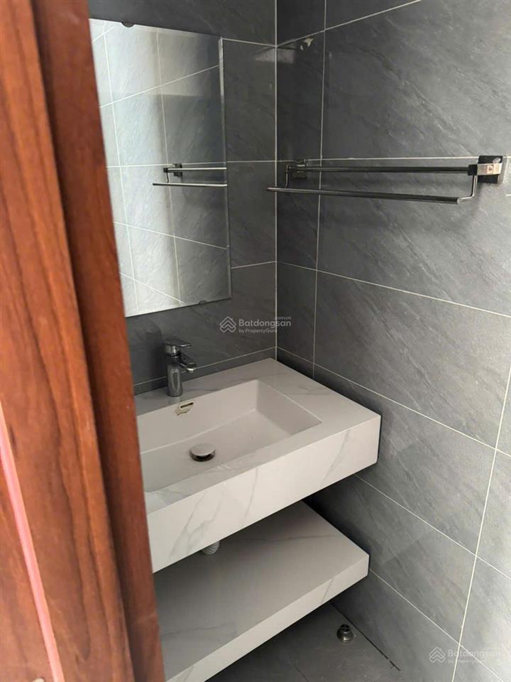 Bán căn cọ xanh 75 m2 , mặt trực diện công viên nằm trên trục thông 20 mét , hoàn thiện 2 tầng .