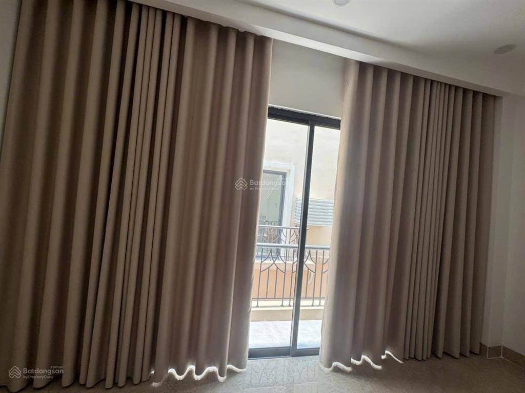 Bán căn cọ xanh 75 m2 , mặt trực diện công viên nằm trên trục thông 20 mét , hoàn thiện 2 tầng .