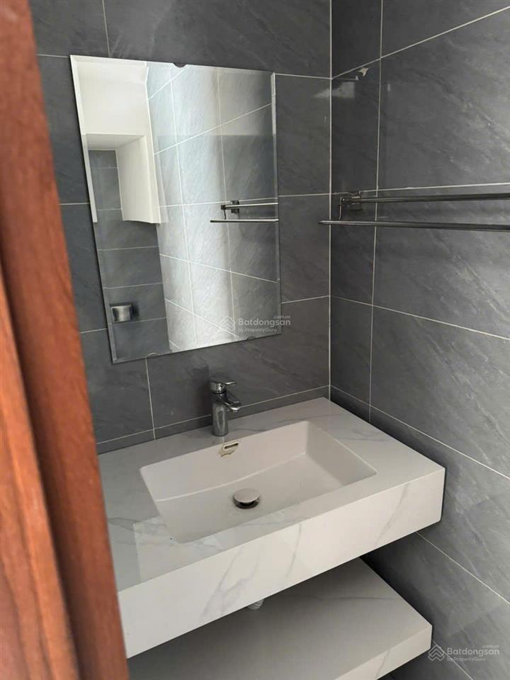 Bán căn cọ xanh 75 m2 , mặt trực diện công viên nằm trên trục thông 20 mét , hoàn thiện 2 tầng .