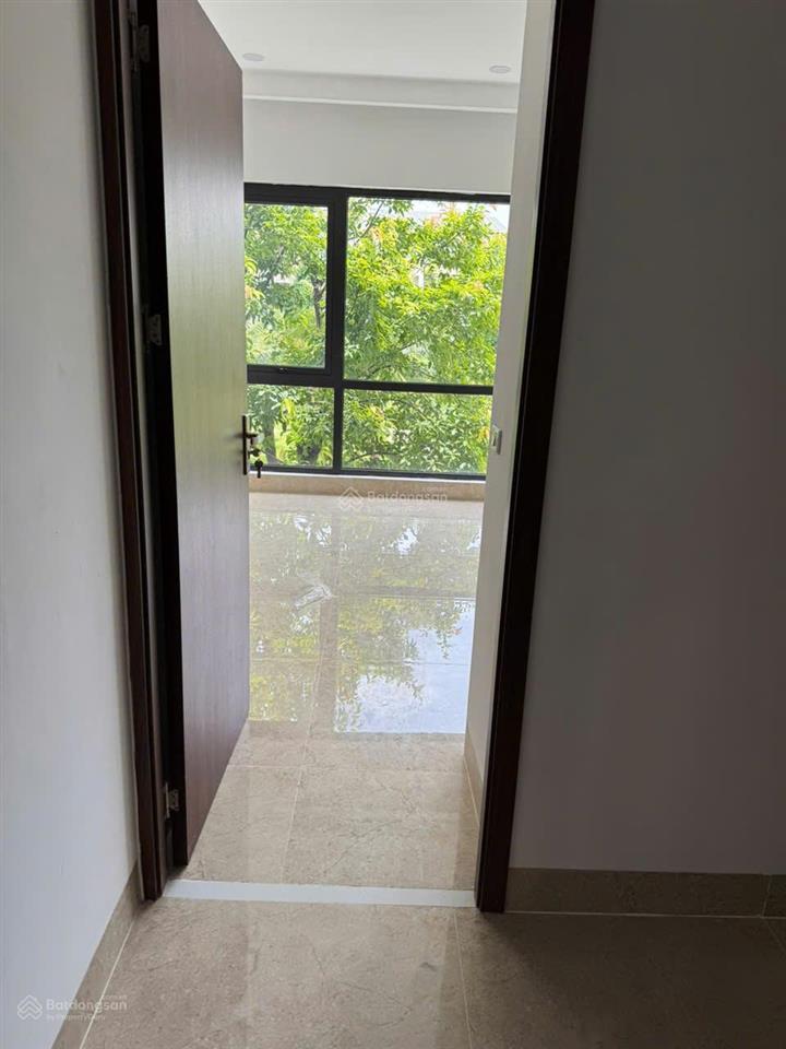 Bán căn cọ xanh 75 m2 , mặt trực diện công viên nằm trên trục thông 20 mét , hoàn thiện 2 tầng .