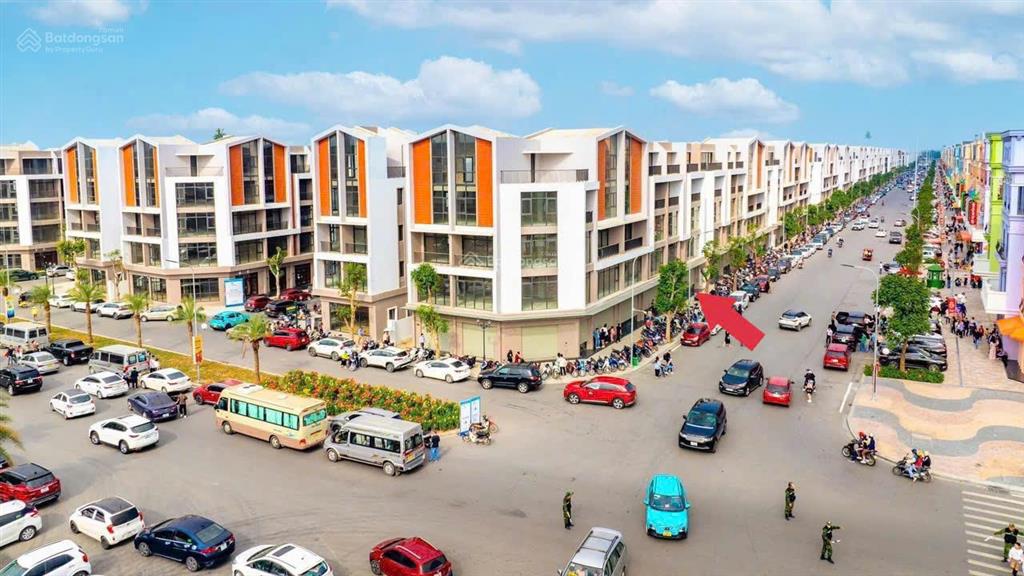 Cần bán căn shop 87,5 m2, phố biển 19, trục đường 20m đối diện grandword kinh doanh sầm uất