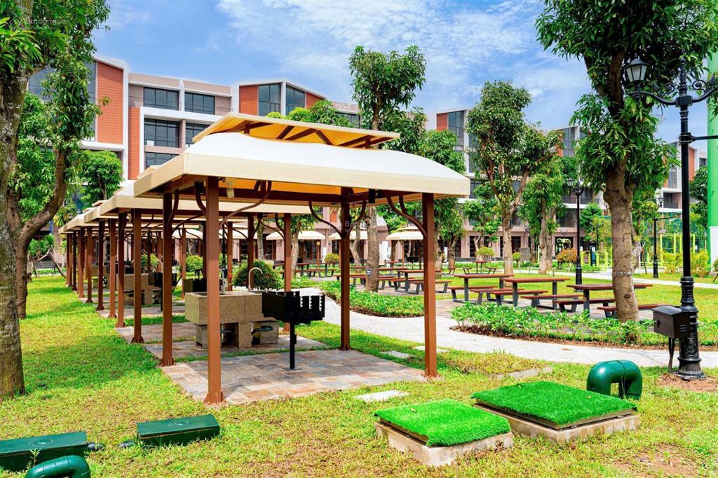 Xẻ khe 104 m2 sổ lâu dài, gần sông venice, cạnh biển hồ, cạnh 43 tòa chung cư mik trục thông
