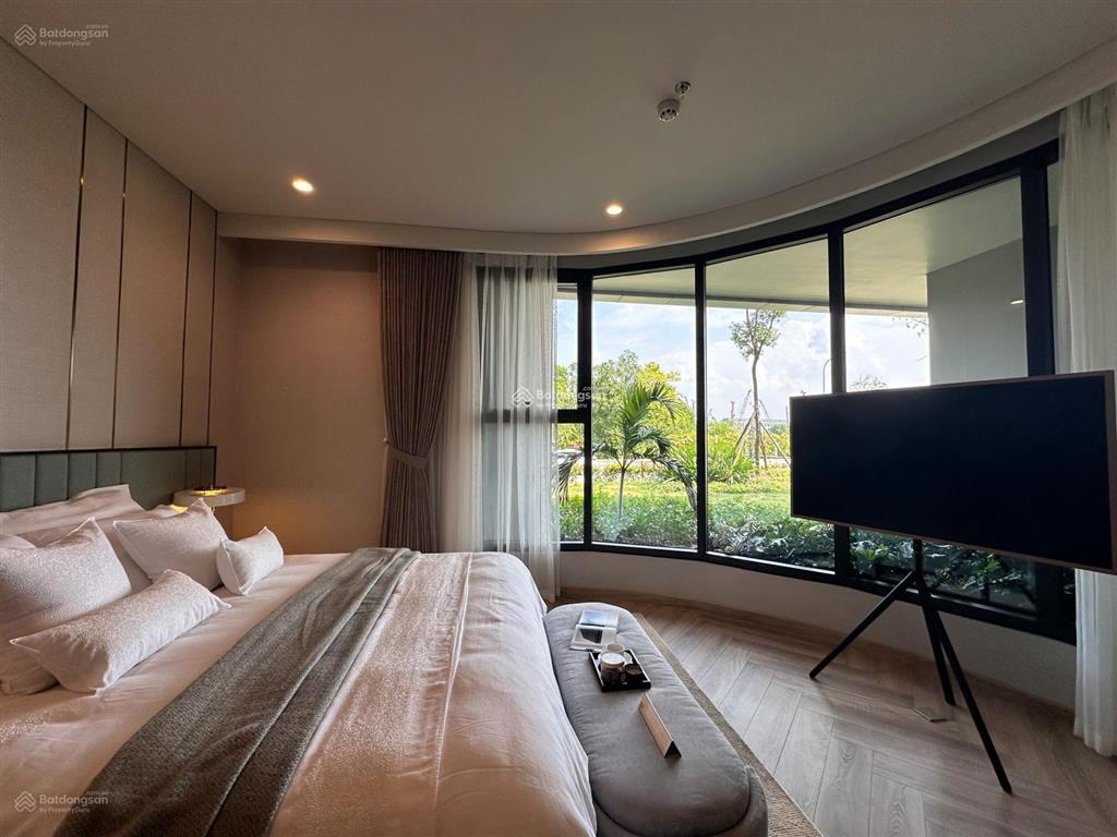 Bán siêu phẩm kinh cong 3pn tại vinhomes cao xà lá , quỹ căn ngoại giao giá chính sách tốt .