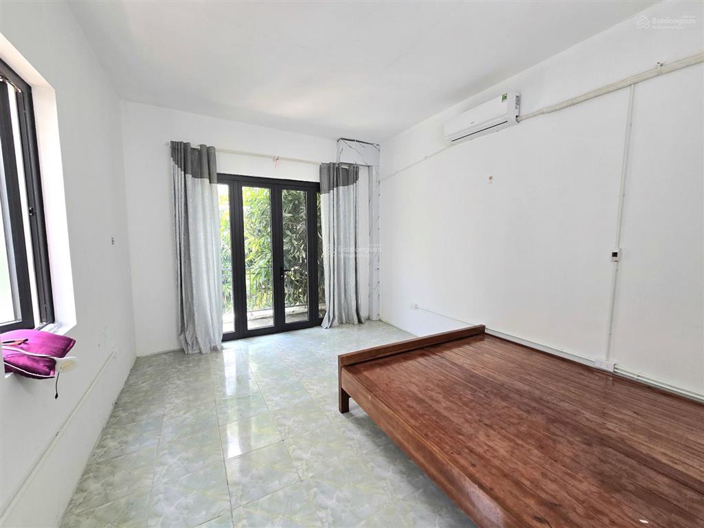 Cho thuê căn xẻ khe 72 m² hoàn thiện 2 tầng, sẵn 2 giường 2 điều hoà, vào ở được luôn