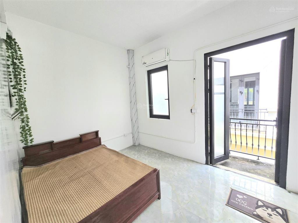 Cho thuê căn xẻ khe 72 m² hoàn thiện 2 tầng, sẵn 2 giường 2 điều hoà, vào ở được luôn