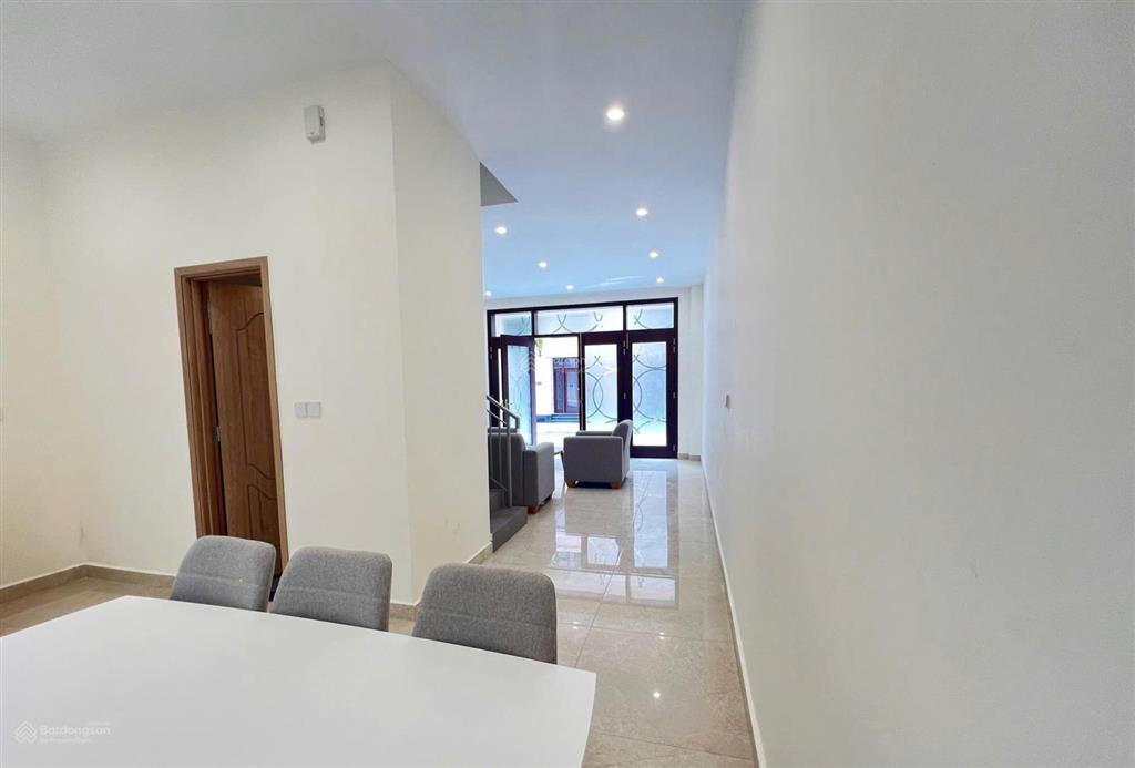 Cần cho thuê lại căn cọ xanh 65 m hoàn thiện 2 tầng, sẵn đồ chỉ việc vào ở, giá 7,8 triệu bao phí.