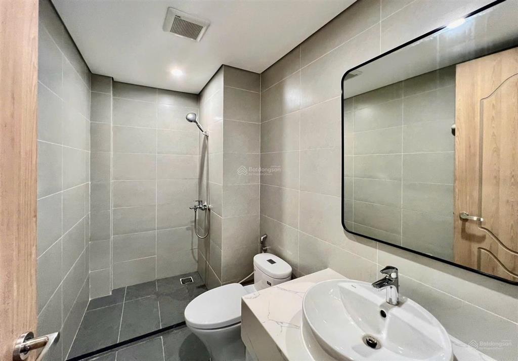Cần cho thuê lại căn cọ xanh 65 m hoàn thiện 2 tầng, sẵn đồ chỉ việc vào ở, giá 7,8 triệu bao phí.