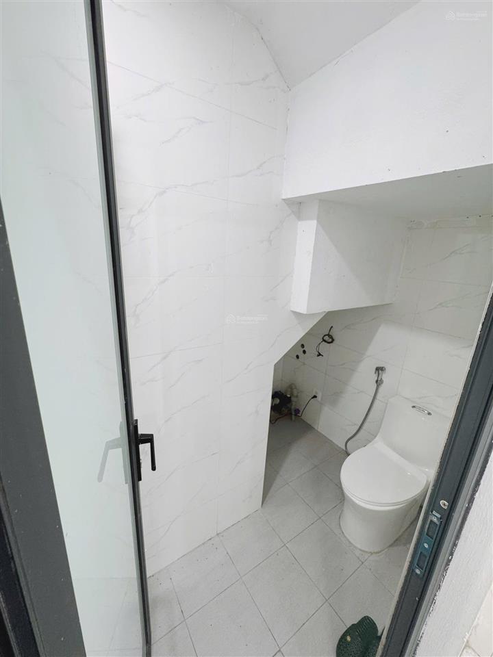 Cho thuê căn 48 m2 hoàn thiện 2 tầng vào ở được luôn, giá rẻ nhất thị trường
