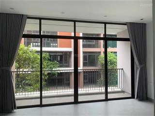 Cho thuê căn 70 m2 hoàn thiện cơ bản thích hợp làm văn phòng để ở .