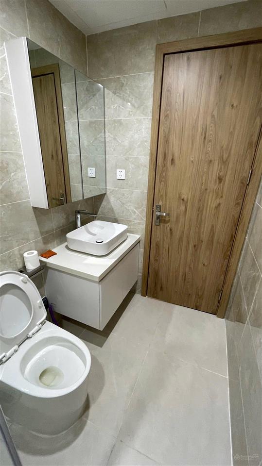 Cho thuê căn xẻ khe đồ đẹp thoáng mát đồ cơ bản 105 m2 giá rẻ, hoàn thiện được luôn.