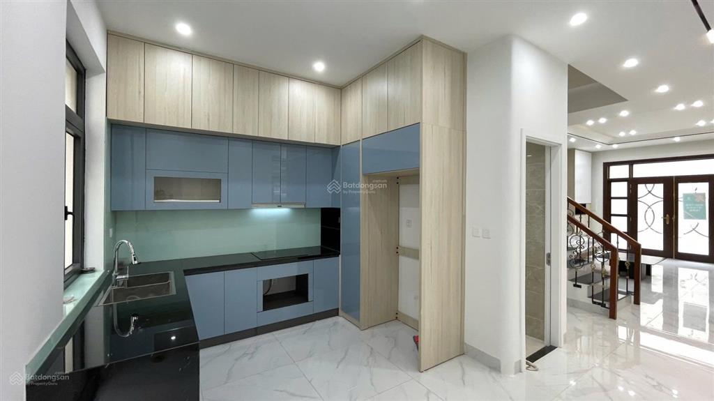 Cho thuê căn xẻ khe đồ đẹp thoáng mát đồ cơ bản 105 m2 giá rẻ, hoàn thiện được luôn.