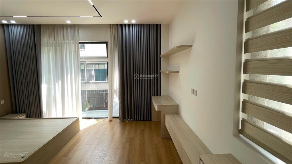 Cho thuê căn xẻ khe đồ đẹp thoáng mát đồ cơ bản 105 m2 giá rẻ, hoàn thiện được luôn.