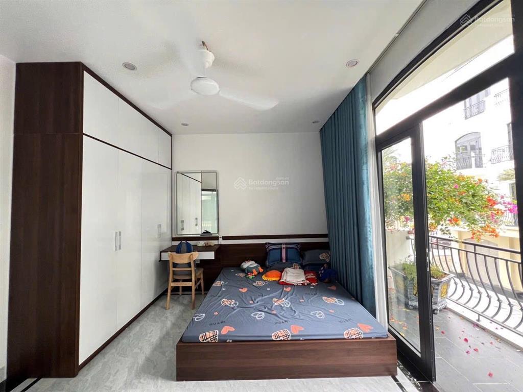 Cho thuê căn hoàn thiện 5 tầng full đồ giá rẻ 12 triệu chỉ việc vào ở luôn