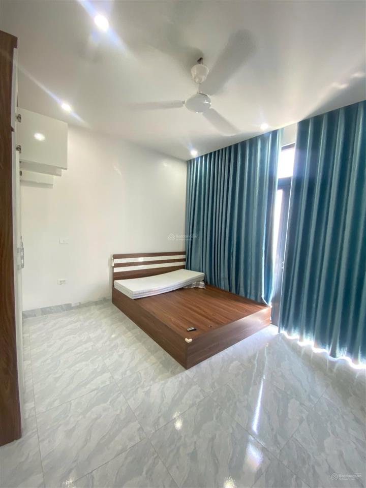 Cho thuê căn hoàn thiện 5 tầng full đồ giá rẻ 12 triệu chỉ việc vào ở luôn