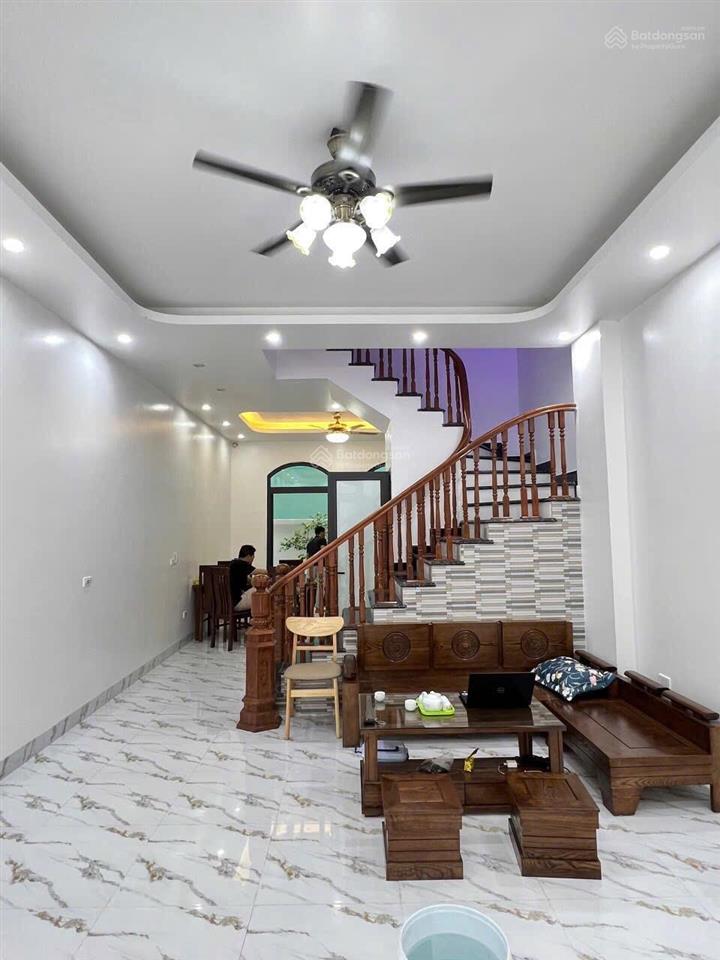Cho thuê căn hoàn thiện 5 tầng full đồ giá rẻ 12 triệu chỉ việc vào ở luôn