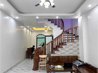 Cho thuê căn hoàn thiện 5 tầng full đồ giá rẻ 12 triệu chỉ việc vào ở luôn
