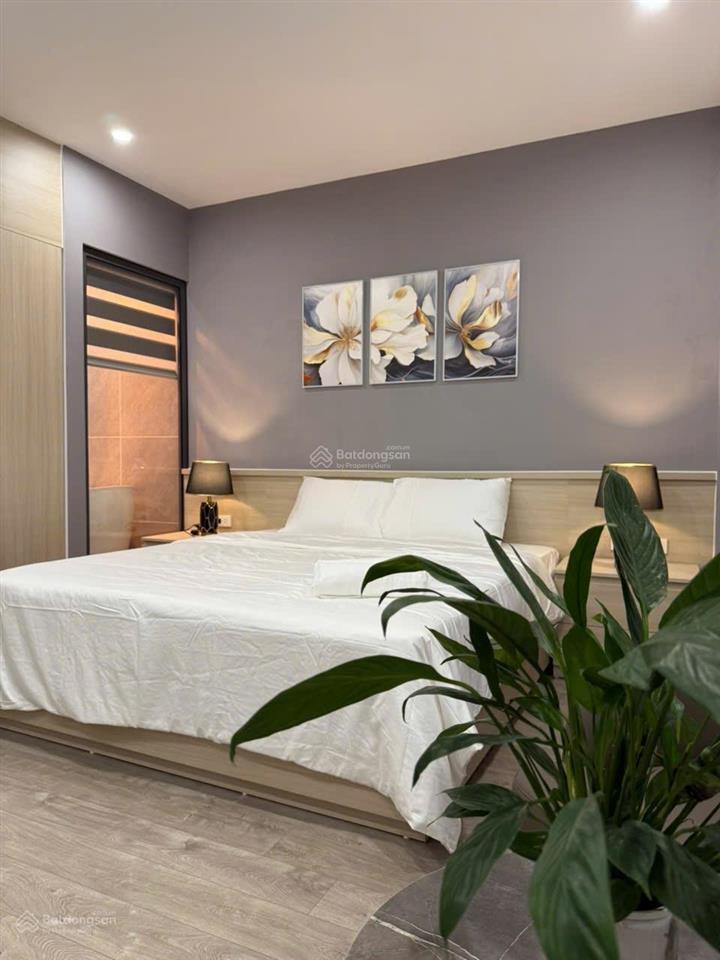 Cho thuê căn xẻ khe 140 m² trục đường 20 mét, 2 mặt tiền đầy đủ đồ có 6 pn, thích hợp làm vp để ở