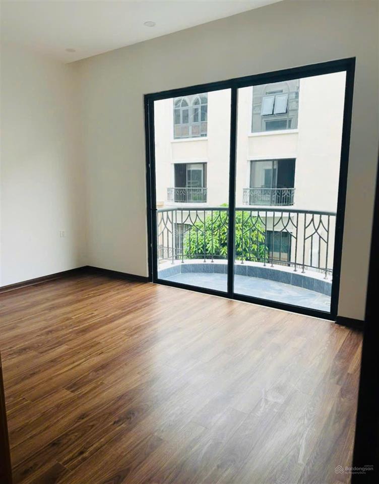 Cho thuê căn cọ xanh hoàn thiện 5 tầng có 6 pn giá rẻ chỉ 13 triệu bao phí