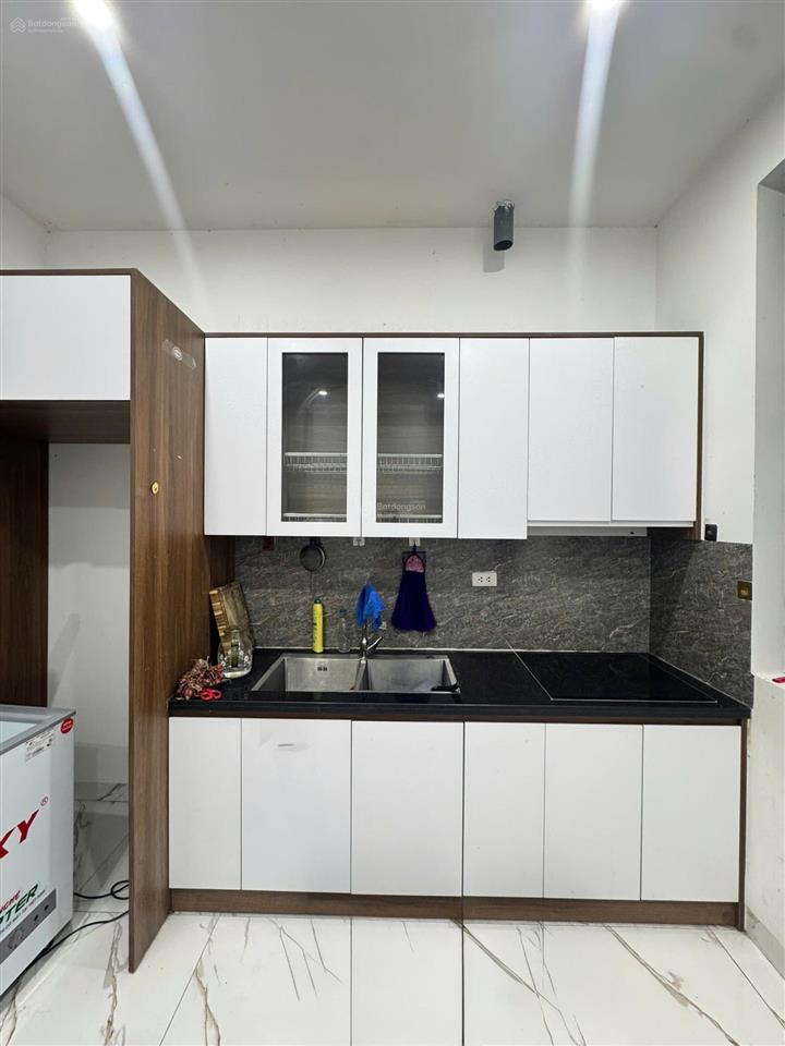 Cho thuê sao biển hoàn thiện 2 tầng đồ cơ bản thích hợp làm văn phòng, để ở