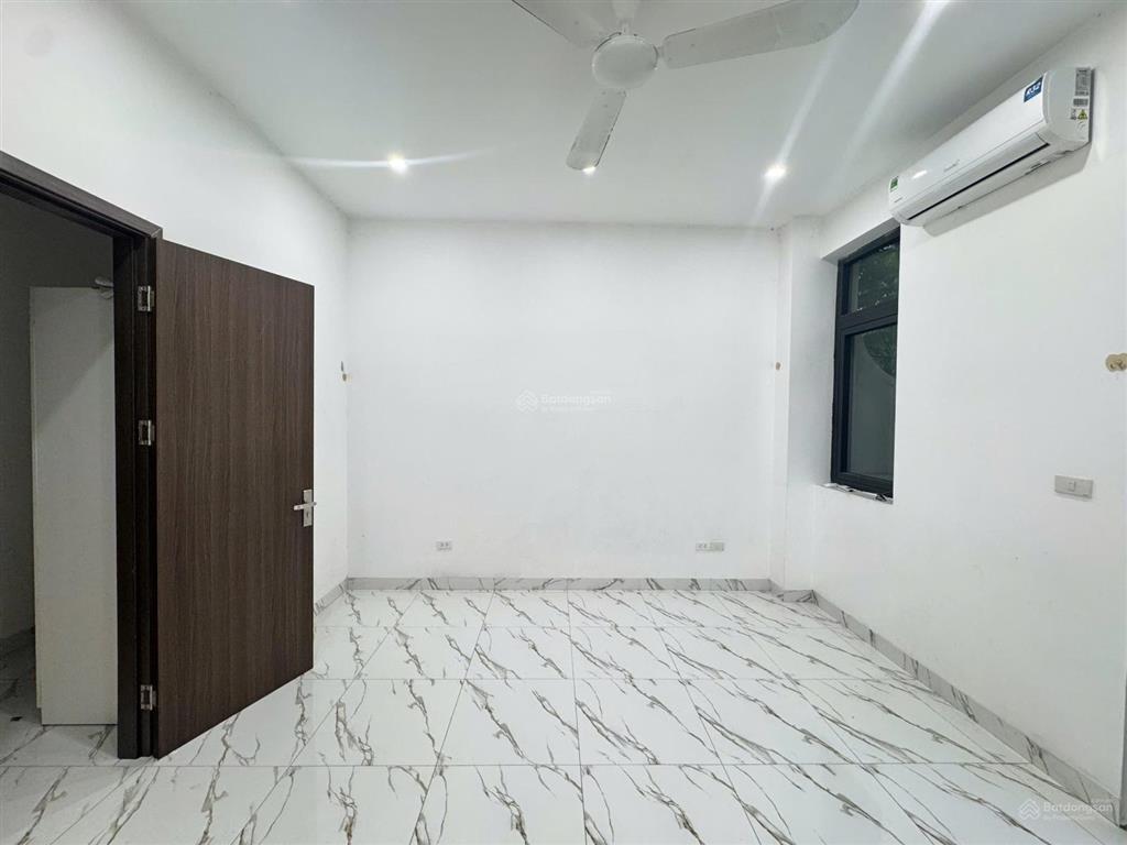 Cho thuê sao biển hoàn thiện 2 tầng đồ cơ bản thích hợp làm văn phòng, để ở