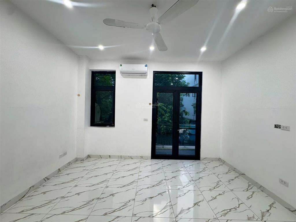 Cho thuê sao biển hoàn thiện 2 tầng đồ cơ bản thích hợp làm văn phòng, để ở