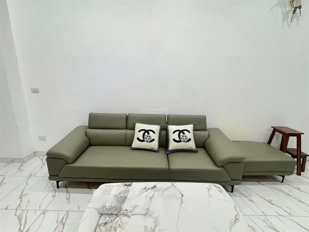 Cho thuê sao biển hoàn thiện 2 tầng đồ cơ bản thích hợp làm văn phòng, để ở