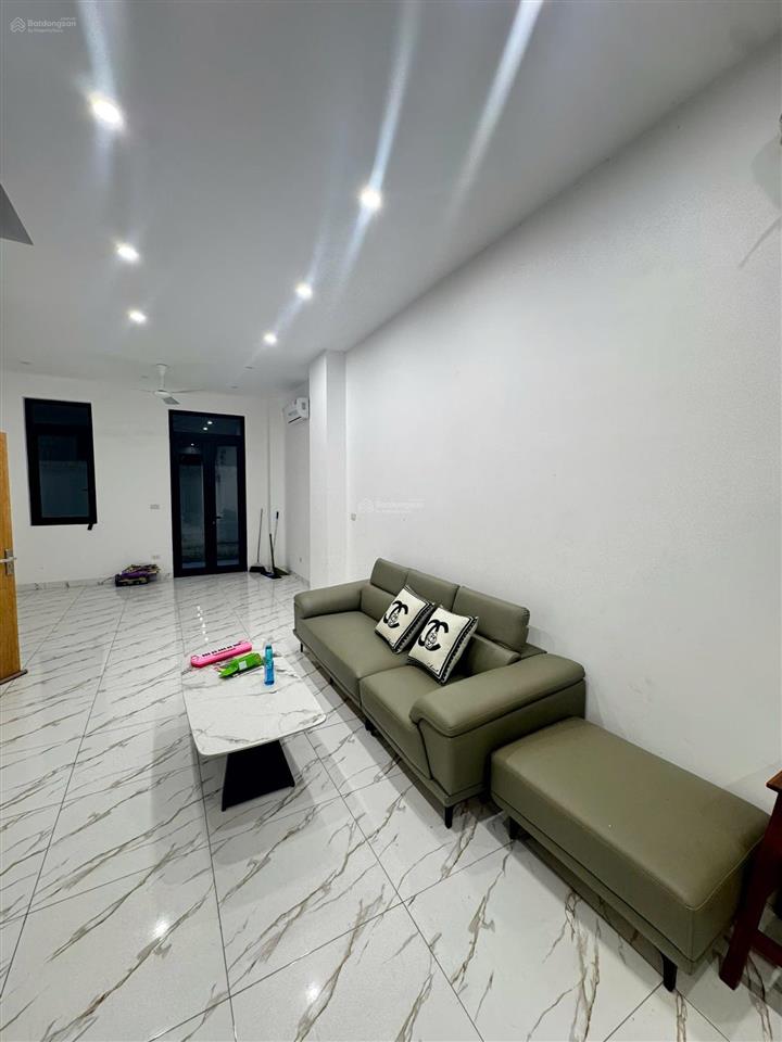 Cho thuê sao biển hoàn thiện 2 tầng đồ cơ bản thích hợp làm văn phòng, để ở