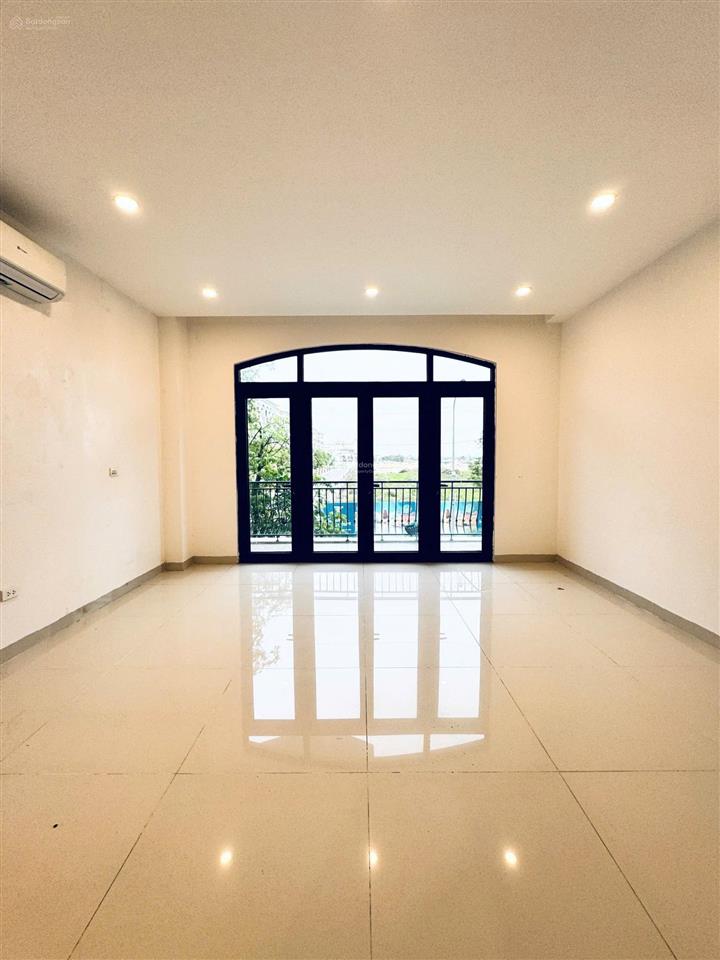 Cho thuê căn chà là trục 20 mét, hướng mát, hoàn thiện 2 tầng, thích hợp làm văn phòng