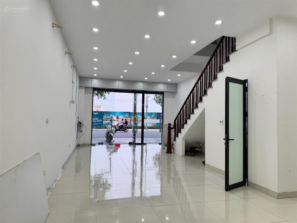 Cho thuê căn chà là trục 20 mét, hướng mát, hoàn thiện 2 tầng, thích hợp làm văn phòng