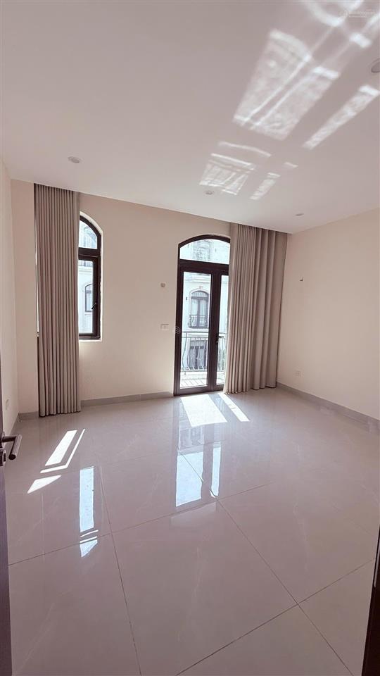 Chính chủ cần bán gấp căn sao biển 58,5 m², hoàn thiện sẵn full 5 tầng chỉ việc vào ở luôn.
