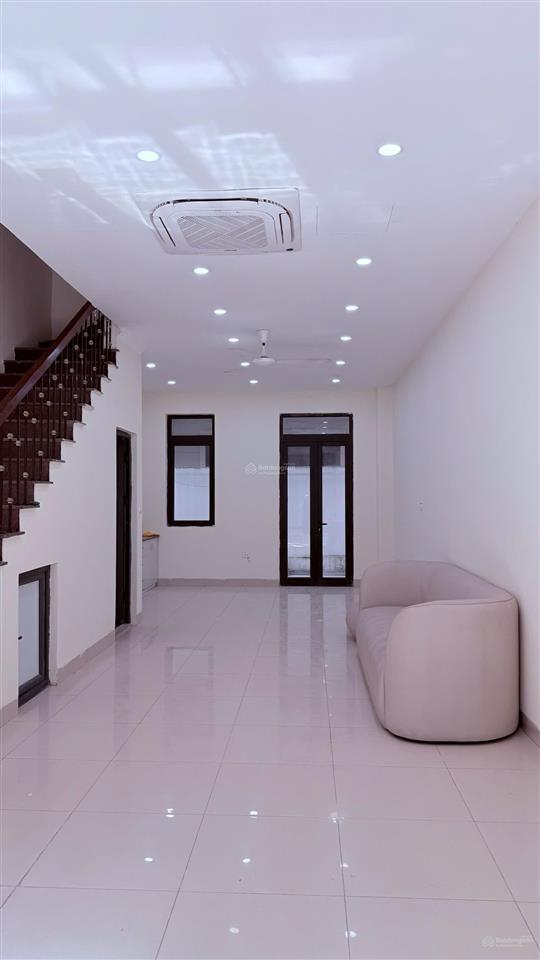 Chính chủ cần bán gấp căn sao biển 58,5 m², hoàn thiện sẵn full 5 tầng chỉ việc vào ở luôn.