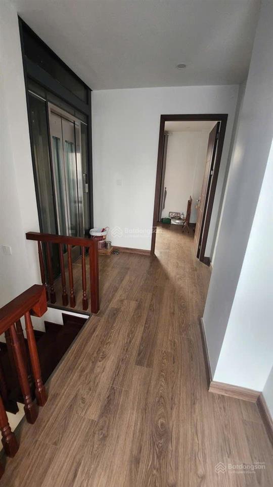 Cho thuê căn hoàn thiện 5 tầng có thang máy, full nội thất chỉ việc vào ở