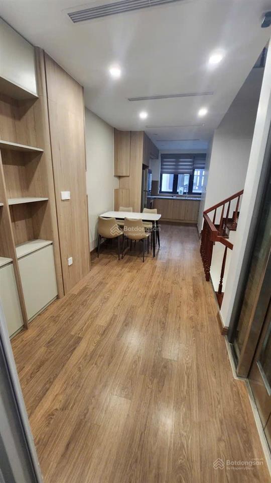 Cho thuê căn hoàn thiện 5 tầng có thang máy, full nội thất chỉ việc vào ở