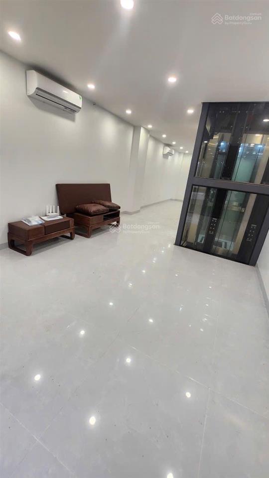 Cho thuê căn hoàn thiện 5 tầng có thang máy, full nội thất chỉ việc vào ở