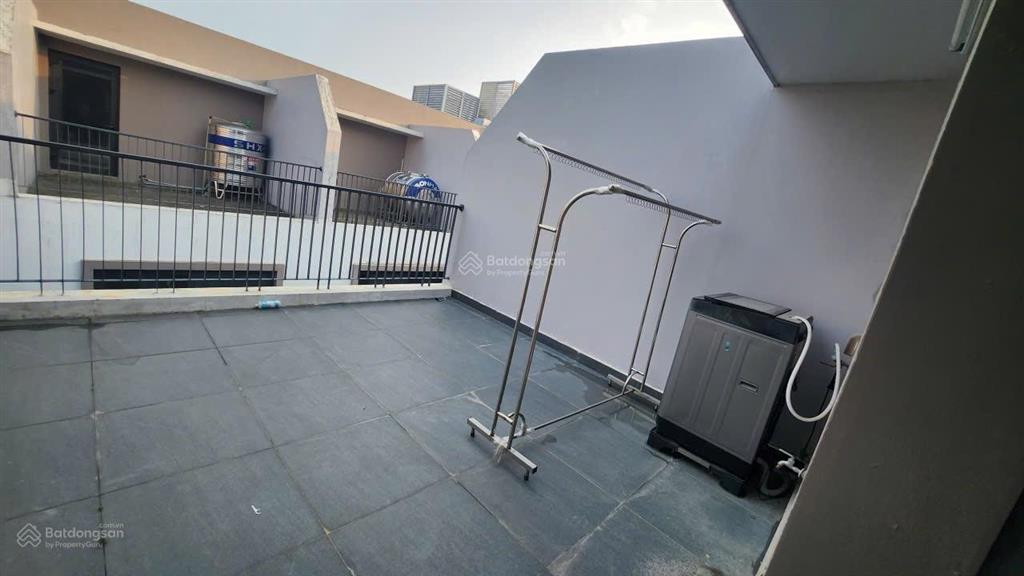 Cho thuê căn hoàn thiện 5 tầng có thang máy, full nội thất chỉ việc vào ở