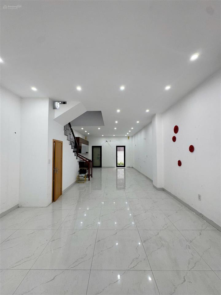 Cho thuê căn phố biển 80 m² hoàn thiện 2 tầng giá 8 triệu, có 2 phòng vskk