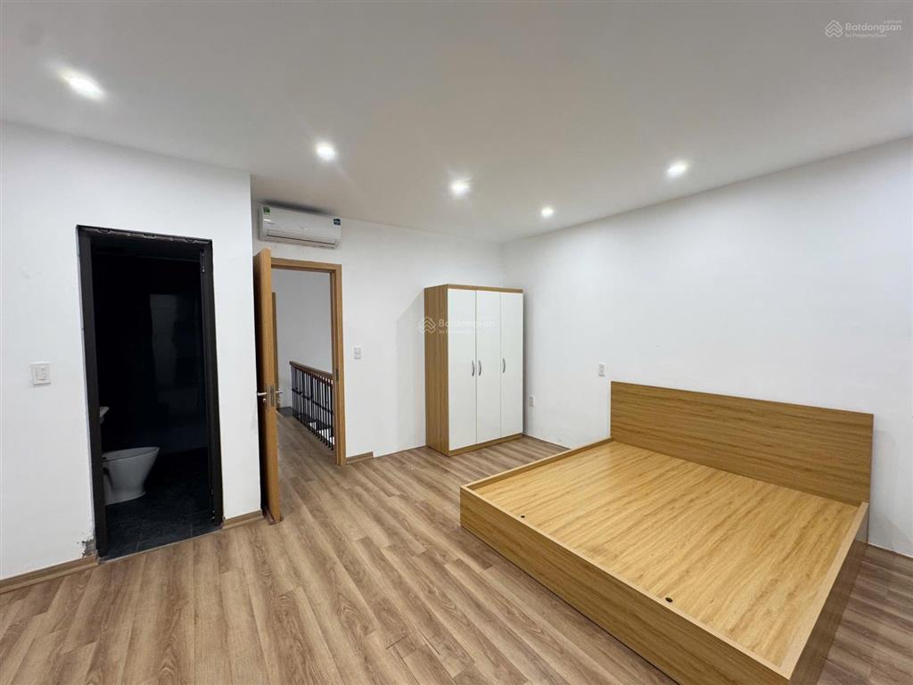 Cho thuê căn phố biển 80 m² hoàn thiện 2 tầng giá 8 triệu, có 2 phòng vskk