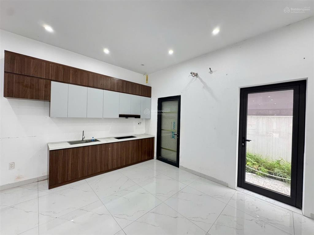 Cho thuê căn phố biển 80 m² hoàn thiện 2 tầng giá 8 triệu, có 2 phòng vskk