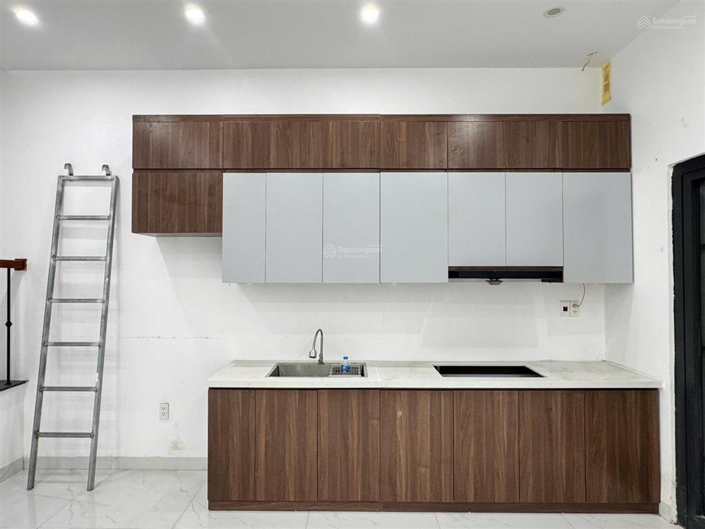 Cho thuê căn phố biển 80 m² hoàn thiện 2 tầng giá 8 triệu, có 2 phòng vskk