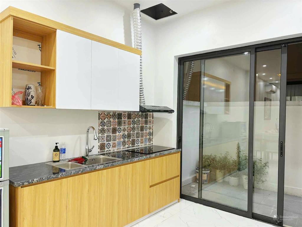 Cho thuê căn cọ xanh 63 m² hoàn thiện 2 tầng full nội thất chỉ việc mang quần áo vào ở.