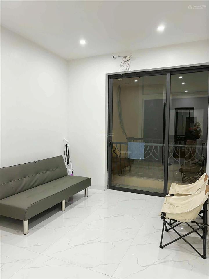 Cho thuê căn cọ xanh 63 m² hoàn thiện 2 tầng full nội thất chỉ việc mang quần áo vào ở.