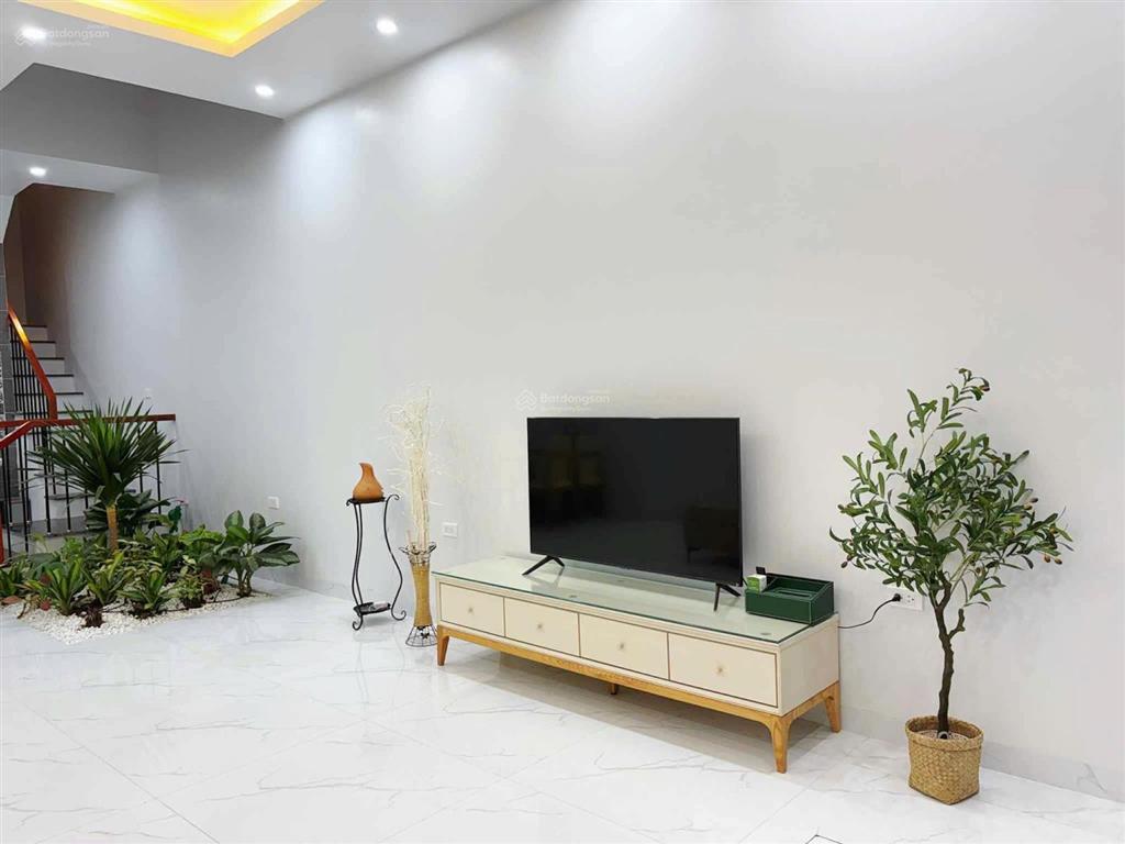 Cho thuê căn cọ xanh 63 m² hoàn thiện 2 tầng full nội thất chỉ việc mang quần áo vào ở.