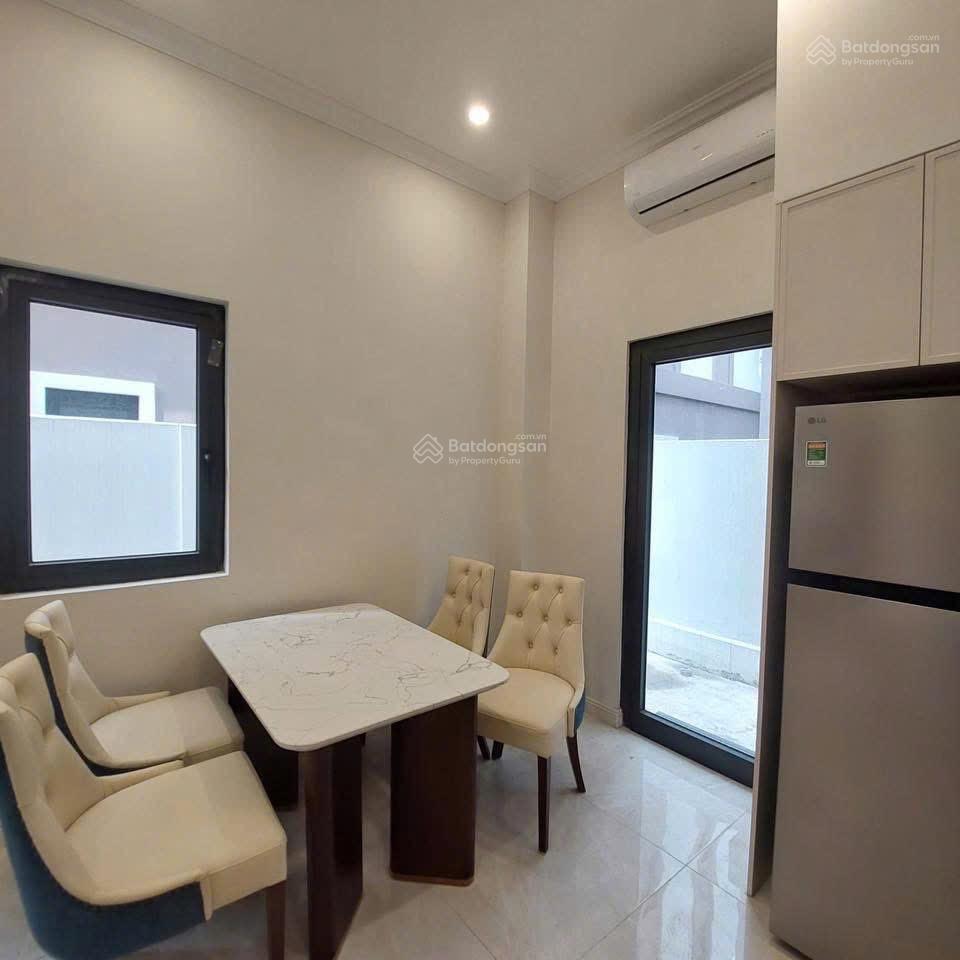 Cho thuê căn xẻ khe 78 m² hoàn thiện 3 tầng, có 3 phòng ngủ, full đồ vào ở luôn