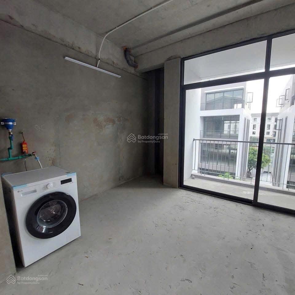 Cho thuê căn xẻ khe 78 m² hoàn thiện 3 tầng, có 3 phòng ngủ, full đồ vào ở luôn
