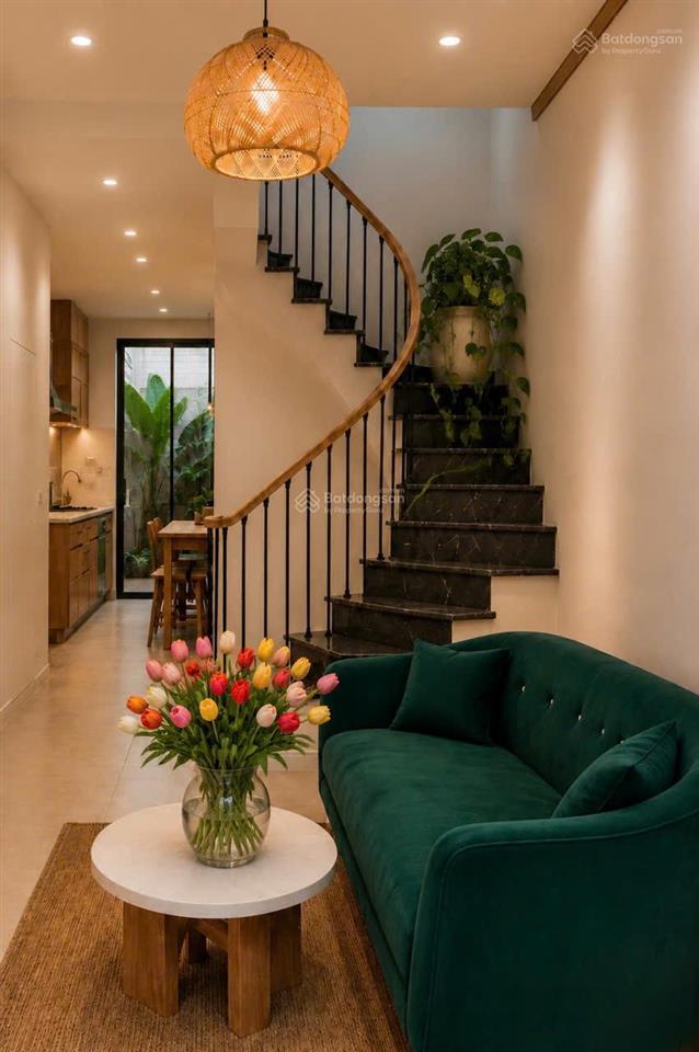 Cho thuê căn xẻ khe 72 m2 khu san hô, có 7 phòng, hoàn thiện cực kì đẹp, chỉ việc vào ở