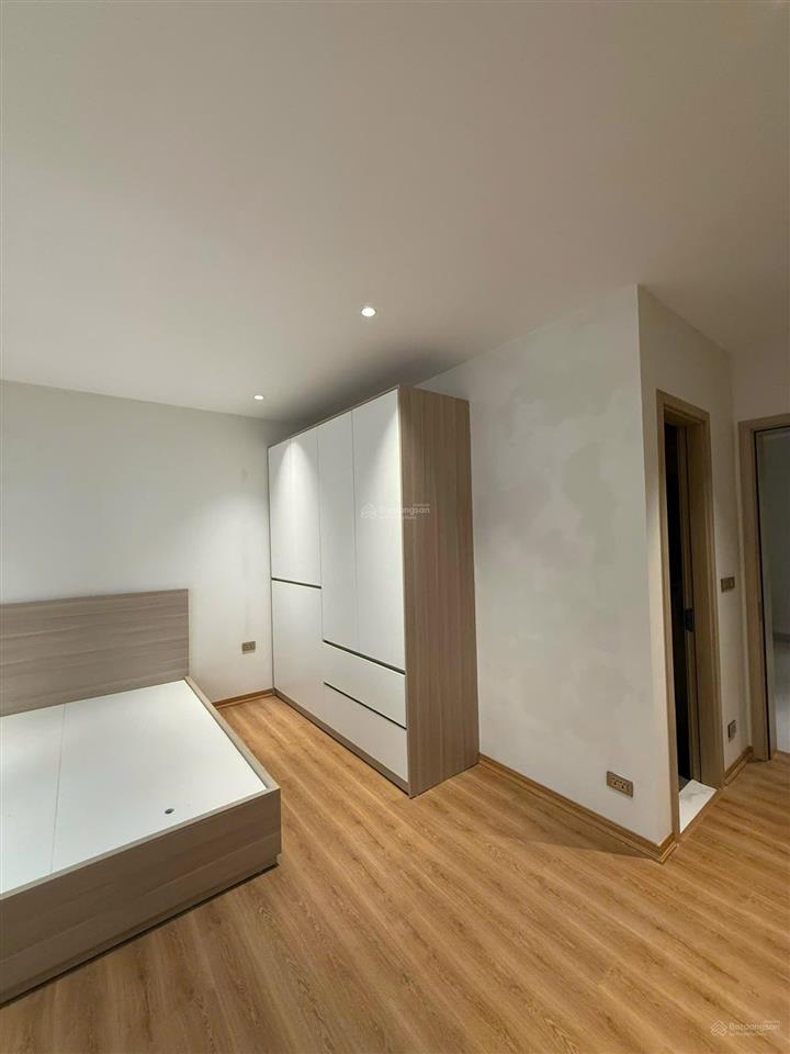 Cho thuê căn phố biển 119 m2, hoàn thiện 2 tầng cơ bản, thoáng mát vào ở được luôn