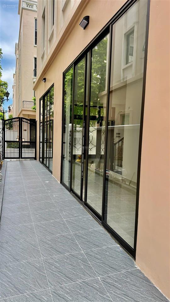Cho thuê căn xẻ khe 91 m2 hoàn thiện 5 tầng 7 phòng ngủ giá tham khảo tốt trong khu vực