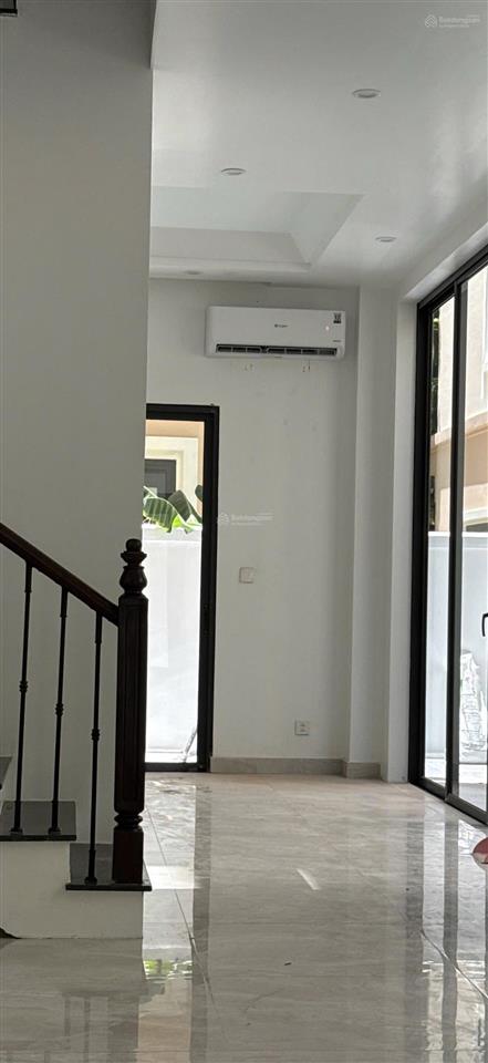 Cho thuê căn xẻ khe 91 m2 hoàn thiện 5 tầng 7 phòng ngủ giá tham khảo tốt trong khu vực