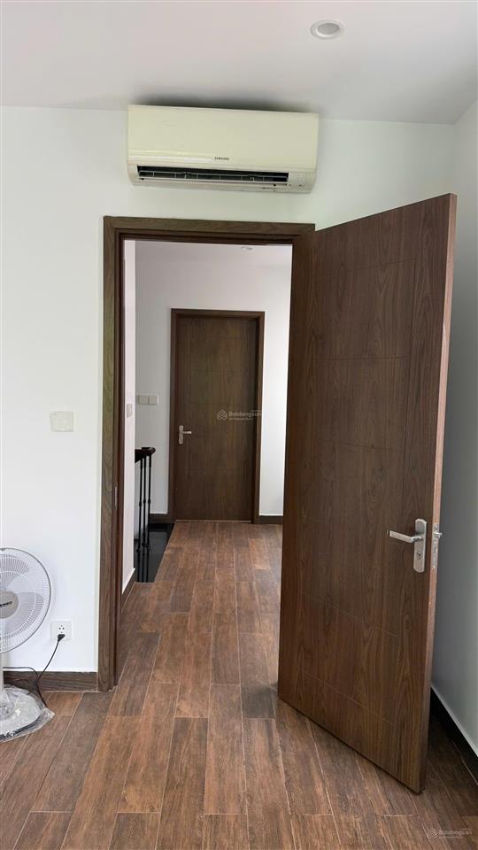 Cho thuê căn xẻ khe 91 m2 hoàn thiện 5 tầng 7 phòng ngủ giá tham khảo tốt trong khu vực